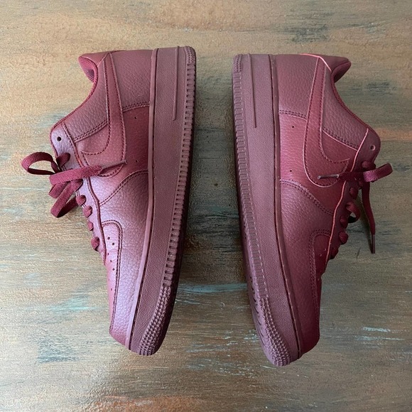 Nike Air Force 1 07 Team Red Sz 8 - Picture 2 of 8